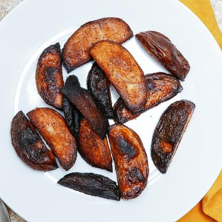 Pode comer pão queimado? Entenda quando o tostado é prejudicial à saúde